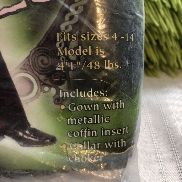 Child Elegant Coffin Vampiress Gown & Collar Velvet Collection Size Med 8-10 NEW - Picture 2 of 9